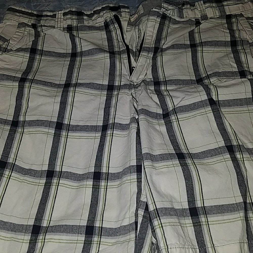 Shorts - Picture 3 of 3